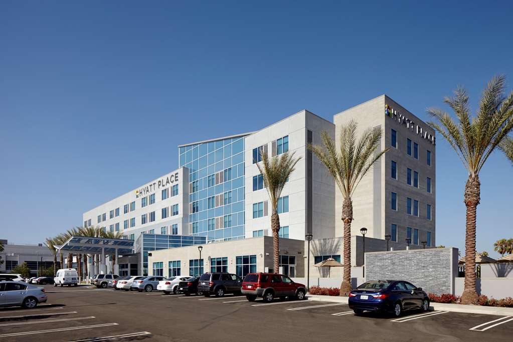 Hyatt Place Marlborough/Apex Center Exterior photo